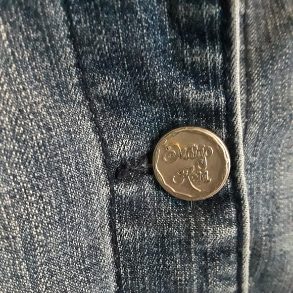 EUC Indigo Rein Distressed Jean Jacket Size L - Picture 5 of 6